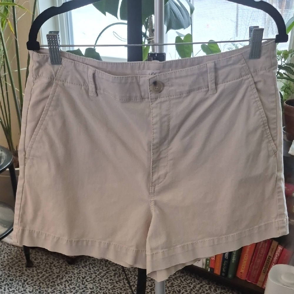 LOFT Women's Cream Shorts